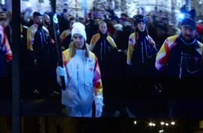 Olimpiadi - Tania Cagnotto accende il braciere a Bolzano