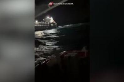 Rischio naufragio per una nave cargo, in Sardegna, con a bordo 33 persone