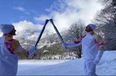 Milano Cortina, la fiamma olimpica in alta montagna