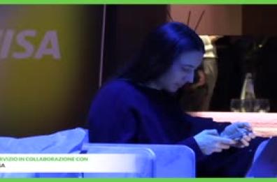 Nasce V, il personaggio digitale di Visa creato con l'AI per supportare il talento umano