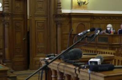 Budapest condanna a 8 anni per violenza l'attivista antifascista Maja T.