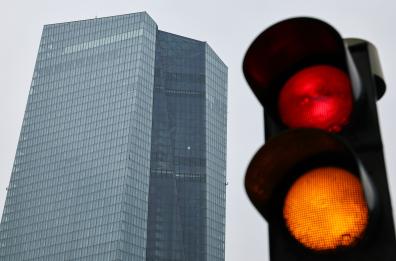 La Bce lascia i tassi invariati al 2%