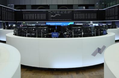 Borsa: l'Europa apre in ordine sparso, attesa per le banche centrali