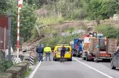 Frana nella notte sulla strada statale 163 Amalfitana, sospesa la viabilita'