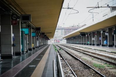 Tre i danneggiamenti sulle linee ferroviarie, sospetti su anarchici