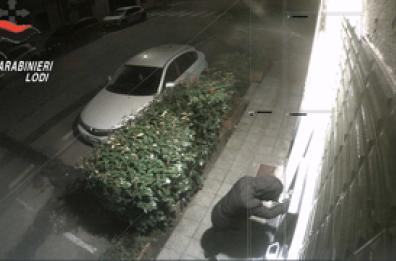 Assalti ai bancomat, 5 arresti nel Lodigiano