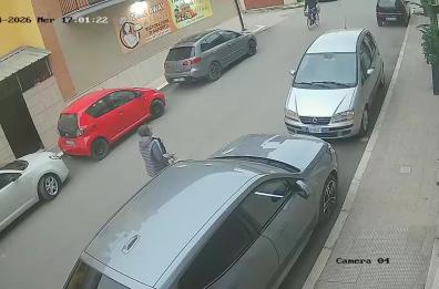 Furto lampo a Orta Nova: banda porta via un Suv in meno di due minuti VIDEO