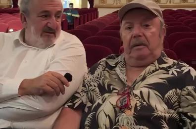 «Mi candido a governatore»: Lino Banfi spiazza tutti e lancia la sfida (ironica) a Emiliano dal Petruzzelli