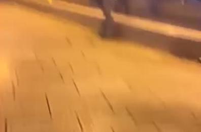 Bari, notte di follia in piazza del Ferrarese: turista pestato a sangue da una baby gang