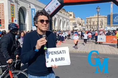 Bari, in centinaia colorano la città con «La corsa del cuore»