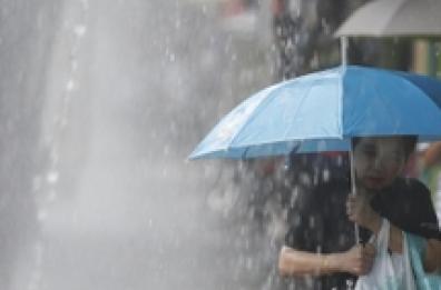 Maltempo, in arrivo vento forte e rischio temporali: allerta gialla in Puglia