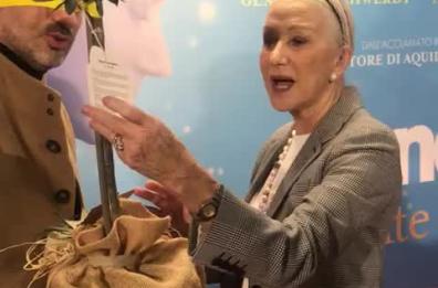 L'abbraccio del Salento all'attrice Helen Mirren alla «prima» del suo nuovo film