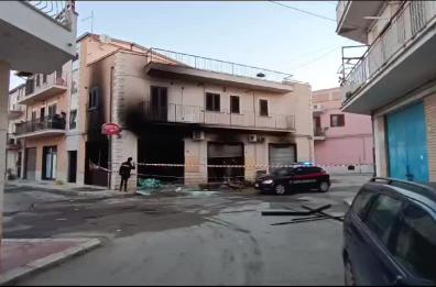 Stornara, all'alba in fiamme una macelleria. Si sospetta la natura dolosa dell'incendio 