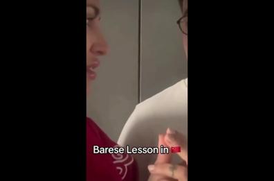 Serena Brancale a Pechino insegna il barese ai cinesi: «Ce n'ge na ma scì, sciamaninn»