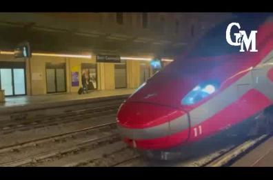 Frana sui binari, la «Gazzetta» in viaggio da Bari a Roma: ecco l'«odissea» dei passeggeri