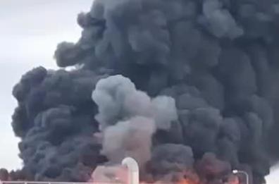 Rutigliano, incendio  in un capannone della Terminal Puglia: sul posto ben 20 mezzi dei Vigili del Fuoco
