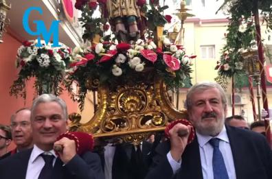 Adelfia, Emiliano porta in spalla la statua di San Trifone