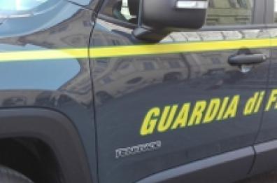 Bitonto, Gdf confisca pallet e li dona ad enti di carità