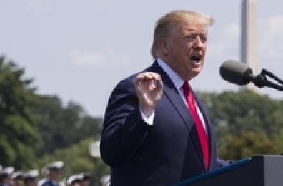 Dazi di Trump contro l’Europa, scontro economico e riarmo Ue: l’Atlantico cambia equilibrio Dazi di Trump contro l’Europa, scontro economico e riarmo Ue: l’Atlantico cambia equilibrio