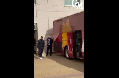 Lecce-Roma: De Rossi, Dybala e Lukaku sul bus giallorosso 