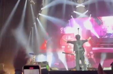 Un barese duetta con i Green Day a Milano: il video è virale