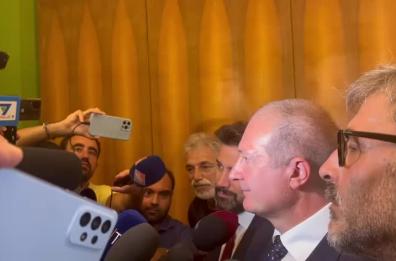 Bari, i pentastellati incontrano Decaro e aprono al centrosinistra. Il sindaco: «Bene unire le forze»