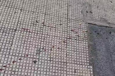 Piazza Cesare Battisti, nigeriano aggredito a colpi di bottiglia da un egiziano: è grave VIDEO 