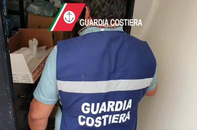 Prodotti ittici in deposito abusivo, sequestro a Bari