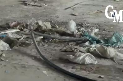 Bari, al mercato di via Caldarola il degrado è di casa. I commercianti: «Vogliamo andare via» VIDEO