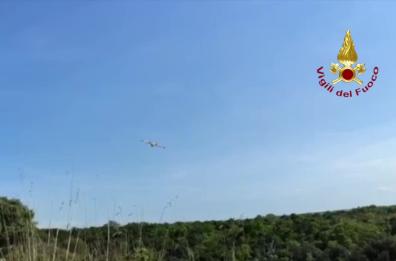 Incendio a San Paolo di Civitate: due canadair in azione 