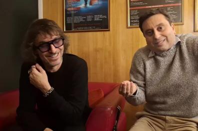 L'irriverenza di Cruciani e Parenzo in teatro a Bari: «Qui per vedere in faccia i "miserabili" che ascoltano "La Zanzara"» L'irriverenza di Cruciani e Parenzo in teatro a Bari: «Qui per vedere in faccia i "miserabili" che ascoltano "La Zanzara"»