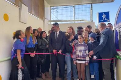 Bari, inaugurato murale nel sottopasso di via Mola: ripulisce l'aria con vernici speciali