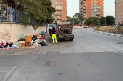 Bari, al San Paolo una discarica a cielo aperto: blitz Amiu e Polizia Locale