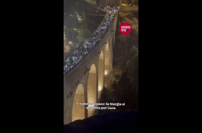 Gravina, sul Ponte Acquedotto il maxi-corteo di solidarietà per la Palestina