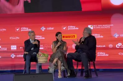 Polignano, primo giorno de Il Libro Possibile: Pinna, Emiliano e Padellaro: “Il candidato unitario per la Puglia? Ce l'avremmo”