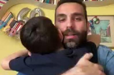 «Sarò a Barletta per parlare di genitorialità, non posso venire alla festa del catechismo», il video del blogger pugliese