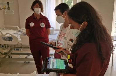 Bari, all'Istituto Tumori attivi 26 tablet in sostituzione della cartella clinica cartacea