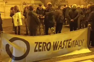 «Amiu io ti rifiuto", a Foggia la protesta dei cittadini 