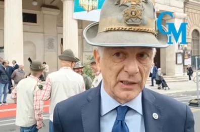 Bari, la sfilata degli alpini chiude la commemorazione ai Caduti d'Oltremare