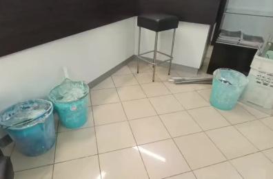 Colpo-lampo a Parabita: sfondano vetrina gioielleria con un martello e fanno razzia 
