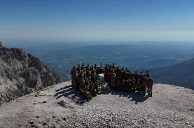 All’Aquila il battesimo degli Alpini: in 130 ricevono il cappello con la penna nera, tra loro 10 pugliesi e 2 lucani