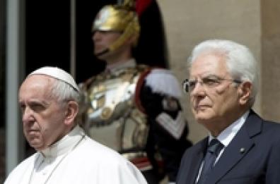 Mattarella a Bari per la messa officiata dal Papa con i vescovi del Mediterraneo 