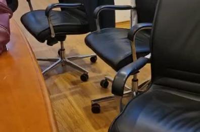 Lagonegro, l'ex sindaca occupa la sala del consiglio comunale