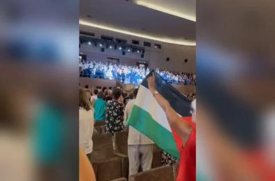 «The voice of Hind Rajab»: a Venezia 30 minuti di applausi e cori «free Palestine»