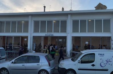 Storie a Mezzogiorno, il cuore dei pescatori nel Bar del Porto di Mola 