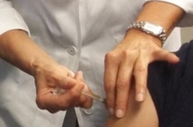 Taranto, il Tar boccia l'ostetrica no vax: «Giusto sospenderla»