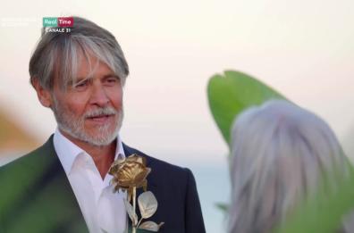 «The Golden Bachelor», l'affascinante Massimiliano sceglie la chef tarantina Valentina: l'amore sboccia su Real Time