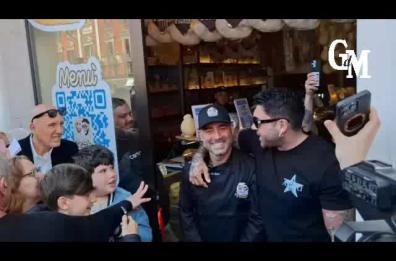 «Con Mollica o Senza?», bagno di folla per l'inaugurazione della sede barese della salumeria più virale del web