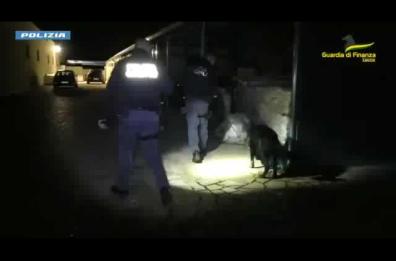 Droga, riciclaggio, frode: a Lecce e provincia 35 arresti, maxioperazione di polizia e GdF. Commercialista trovava canali per riciclare denaro