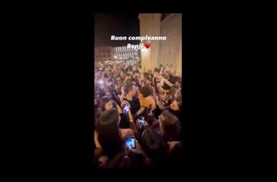 Benjamin Mascolo, del duo Benji e Fede, dà appuntamento ai fan su Instagram e festeggia il compleanno a Bari
